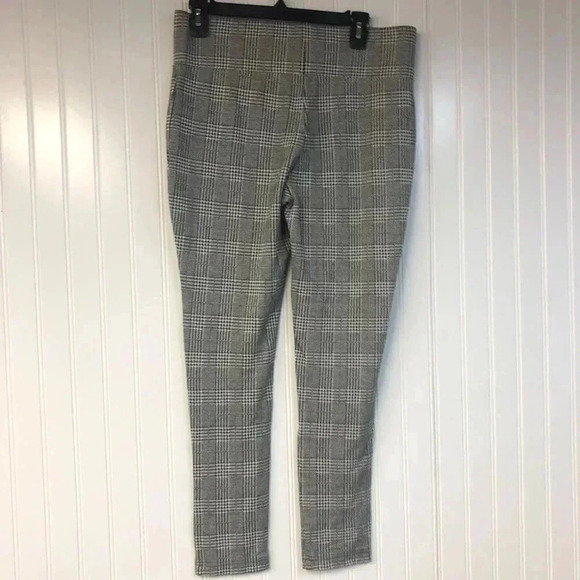 Tahari Medium Plaid Stretch Dress Pants Skinny Leg Black Gray - Picture 3 of 4